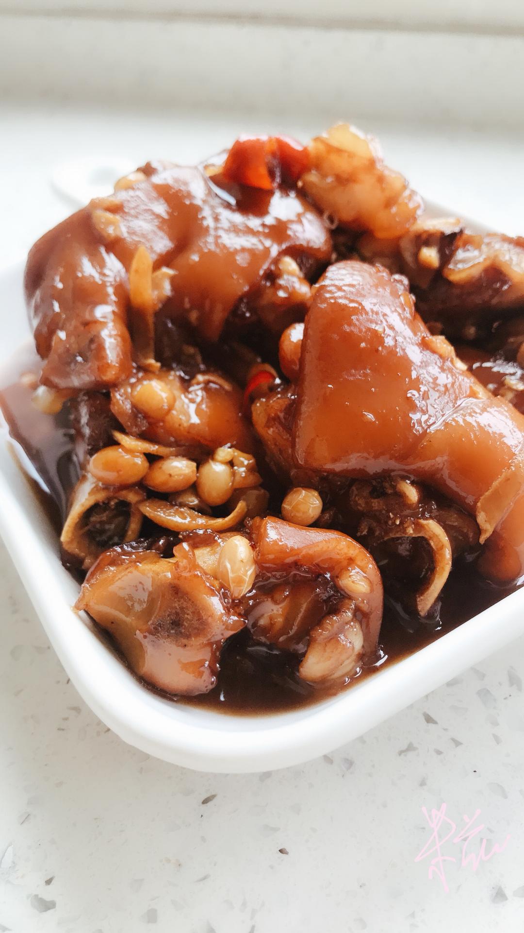 黄酒黄豆焖猪蹄的做法