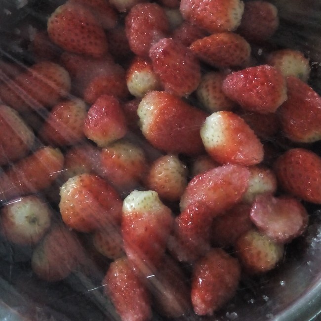 草莓脯加特饮的做法 步骤1