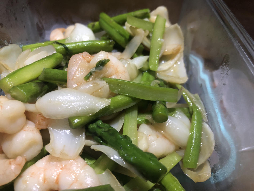 芦笋百合炒虾仁