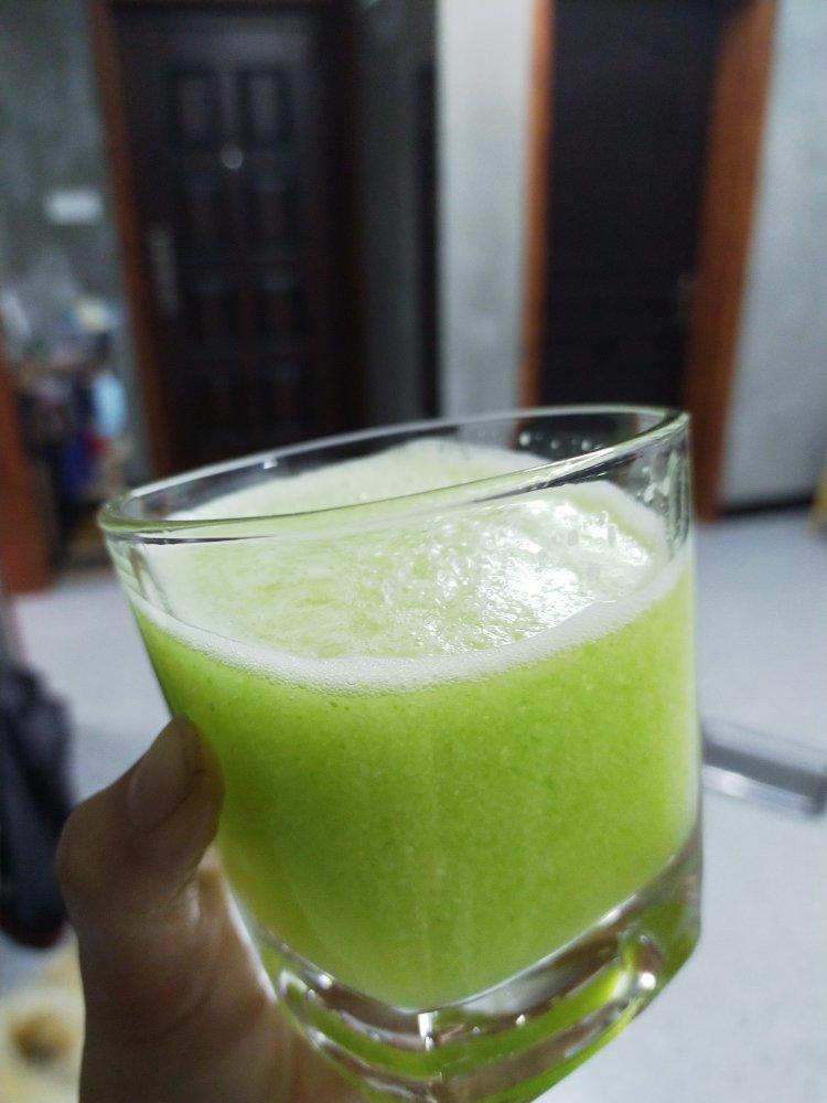 qjx7788做的美白西芹苹果汁