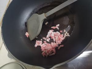 皮蛋瘦肉疙瘩汤的做法 步骤2