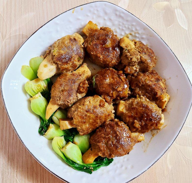 韩宫宴中的高级料理-杏鲍菇牛肉饼