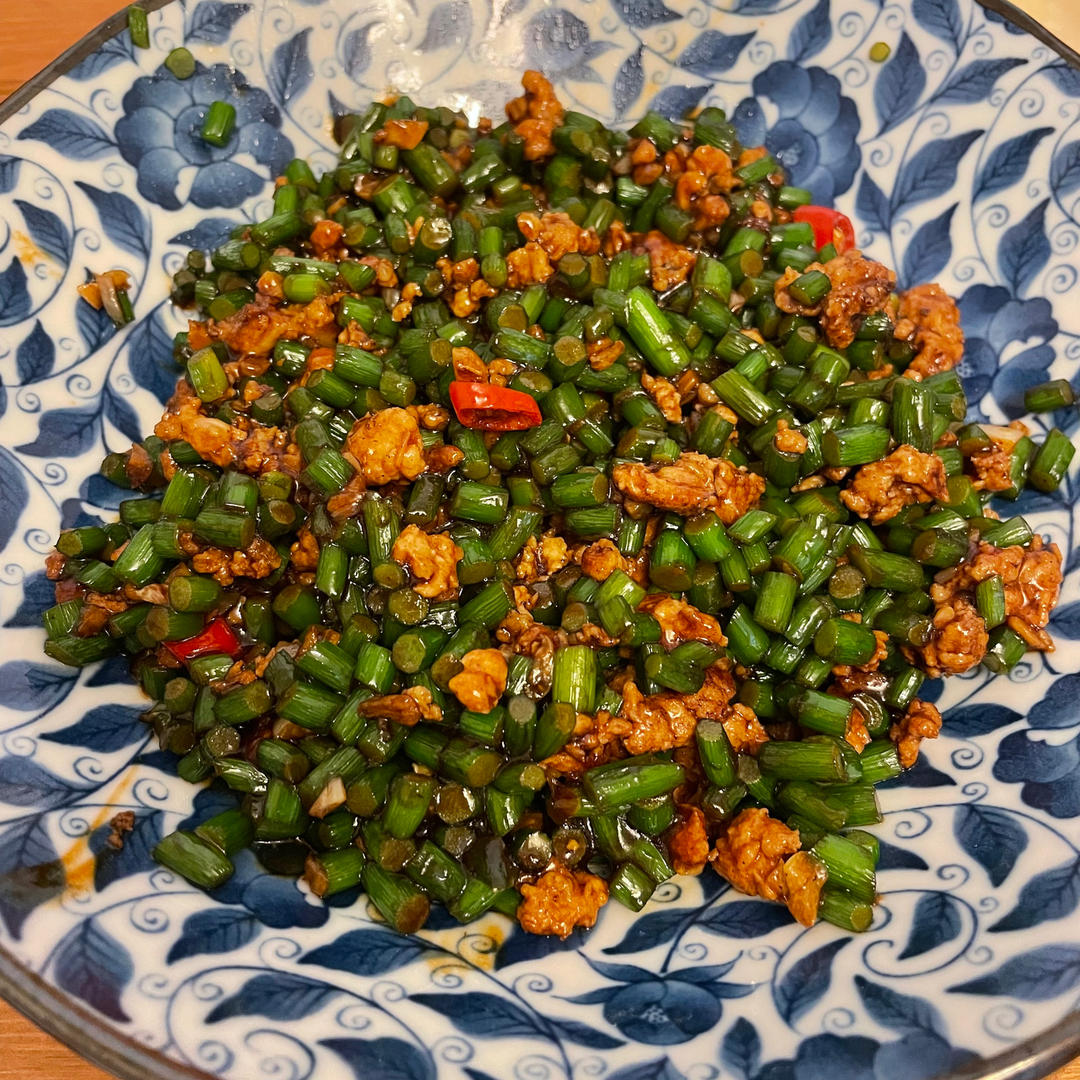 蒜苔炒肉末，三碗米饭都不够吃