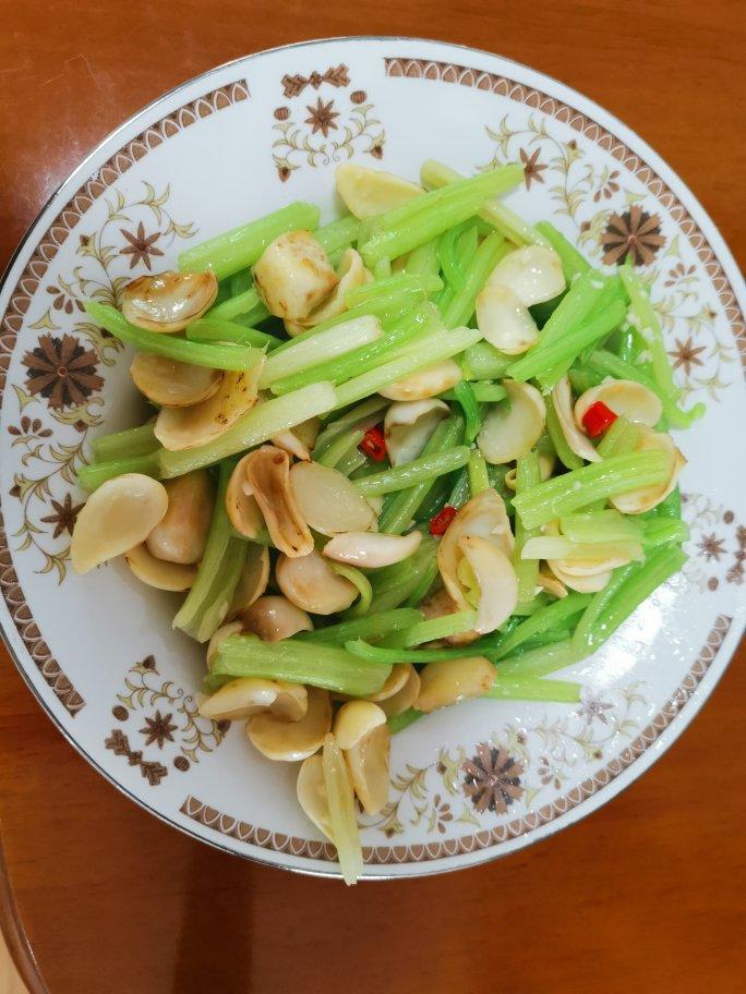 西芹炒百合