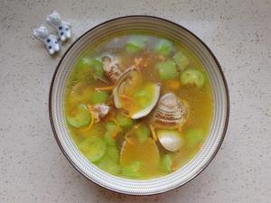 快手虫草花蛤蜊丝瓜汤的做法 步骤3