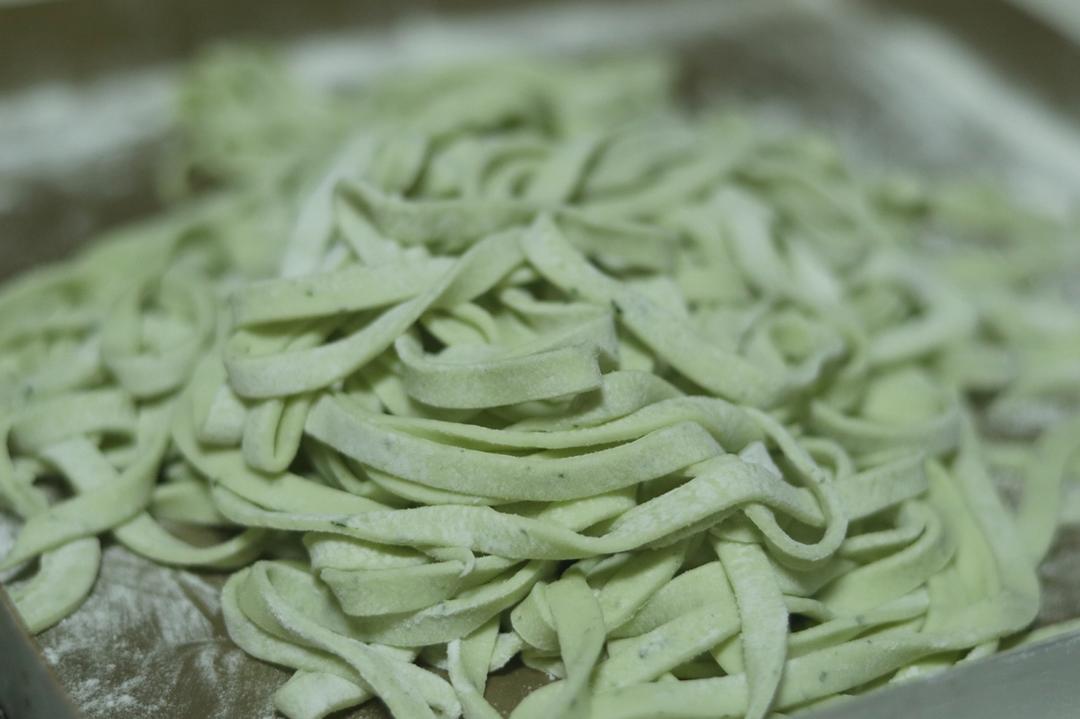 小美揉面版手擀面