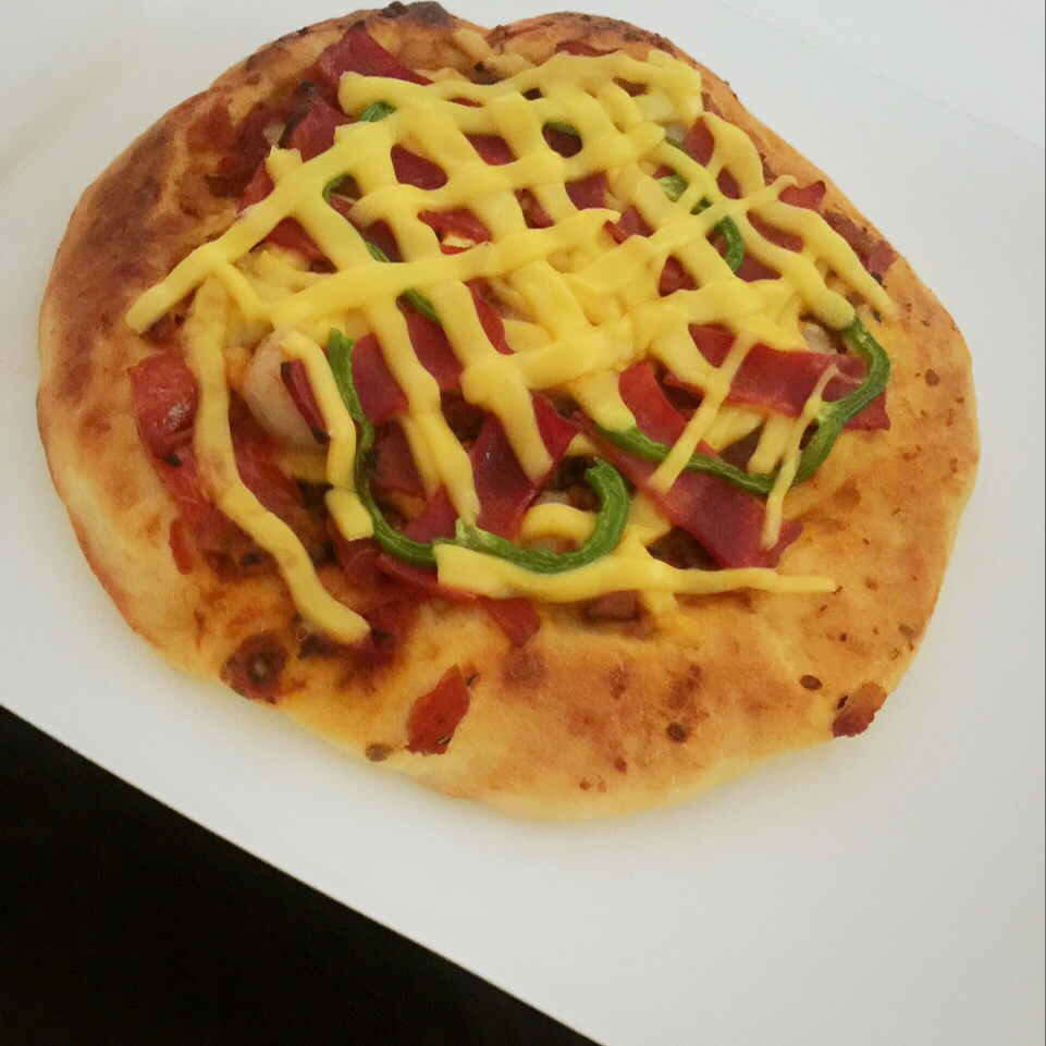 【鲜虾仁培根披萨】