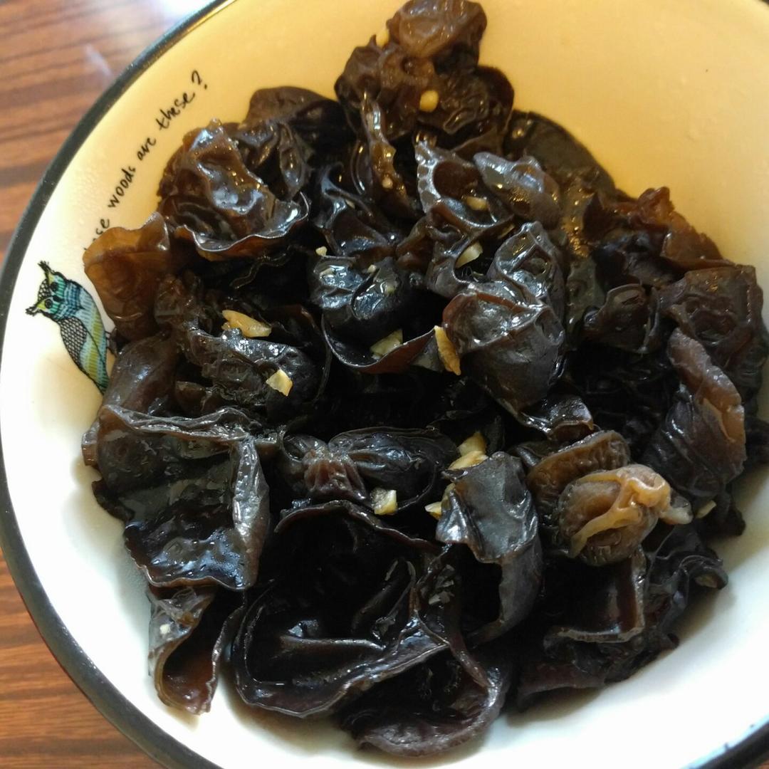 菲莉亚做的木耳炒大蒜