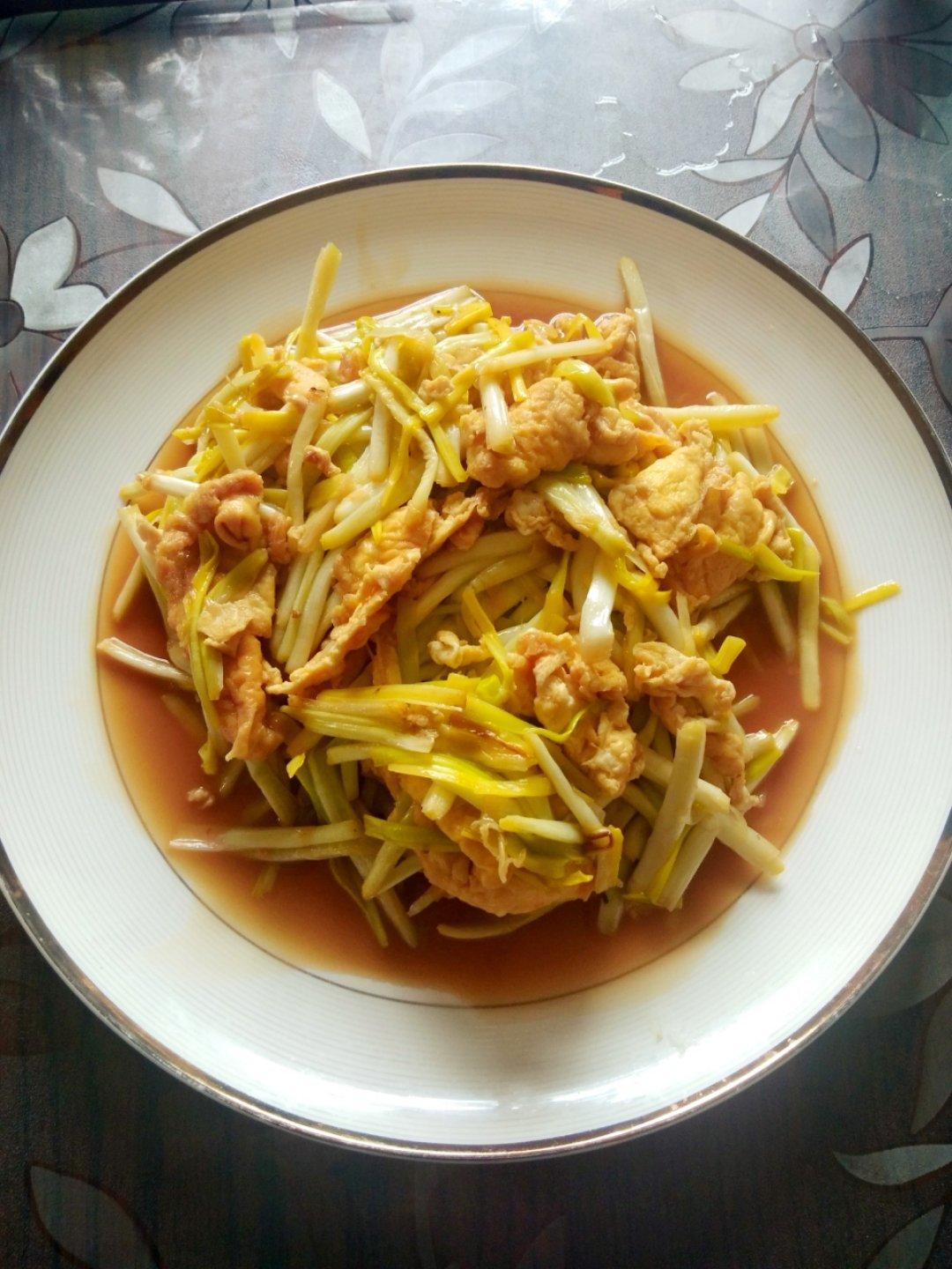 蒜苗炒鸡蛋