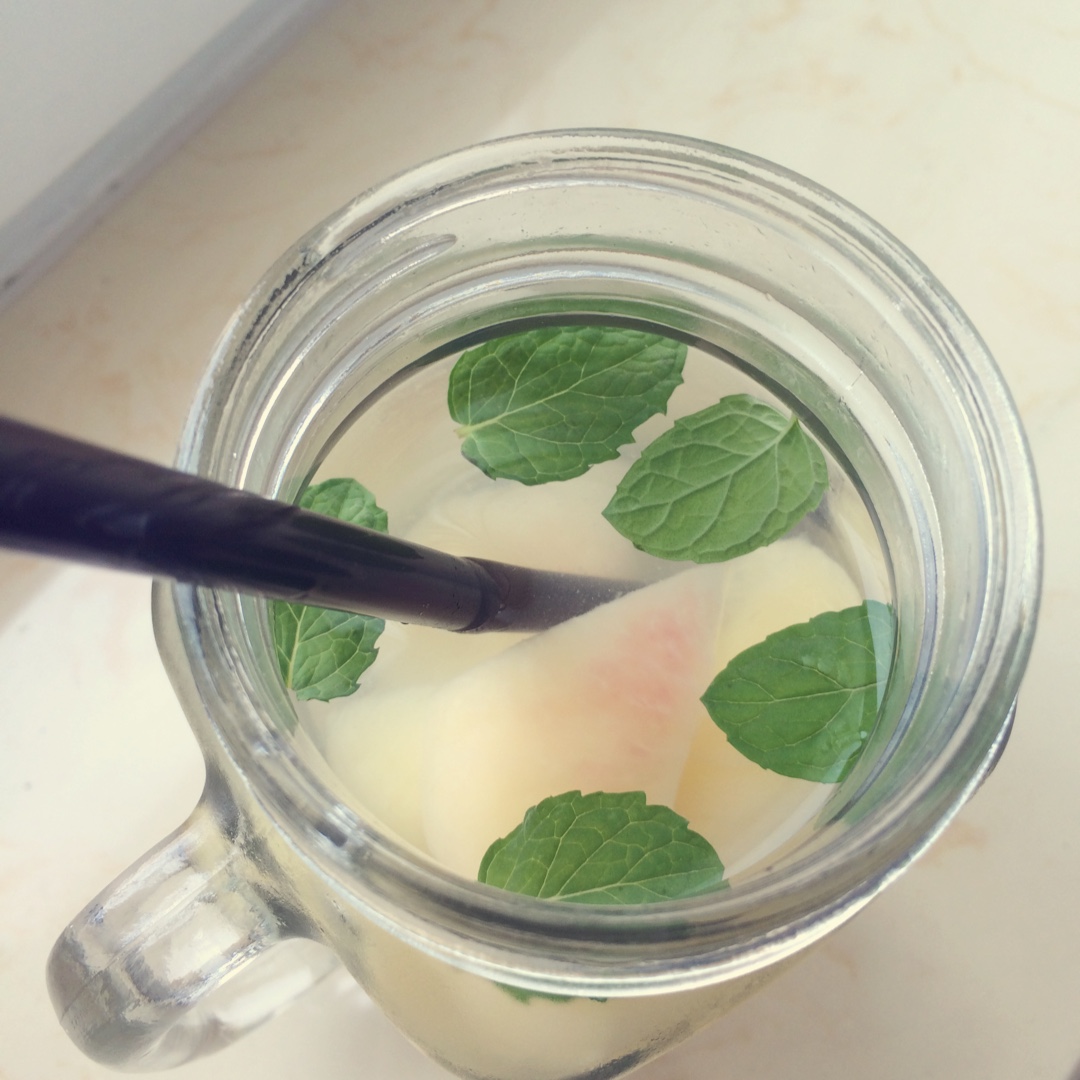 夏日清凉桃子汽水