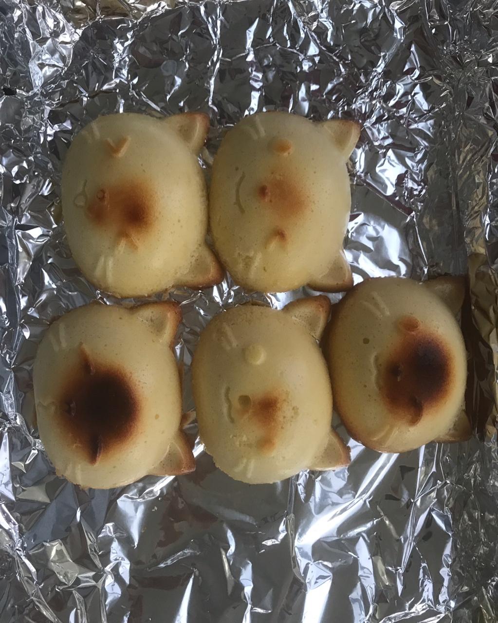 别扭的兔子做的普通面粉硅胶模杯蛋糕