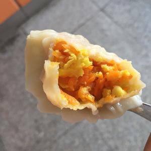 素馅胡萝卜鸡蛋水饺的做法 步骤8