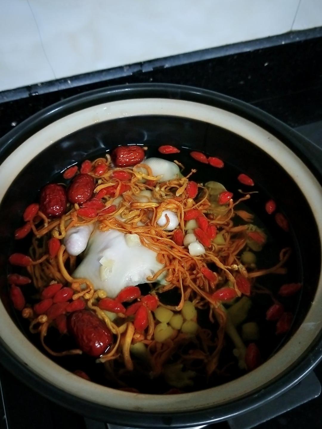 虫草花炖鸽子汤