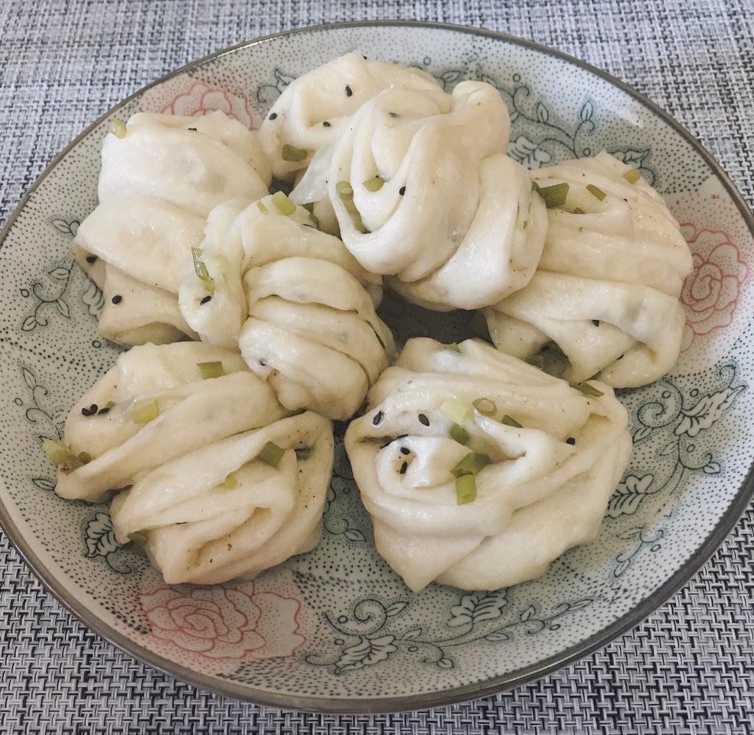葱油花卷 Steamed Roll