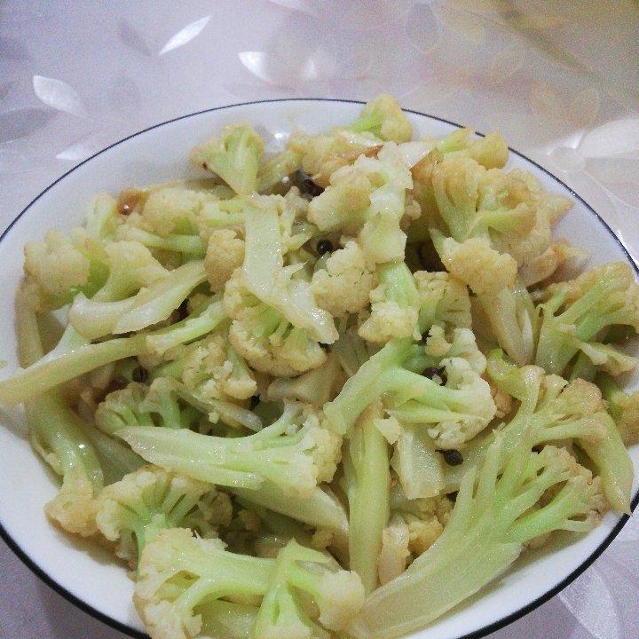 清炒菜花（简单巨好吃）