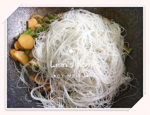 农家美味 土豆豇豆炒温州粉干，炒粉丝，炒米线的做法 步骤9