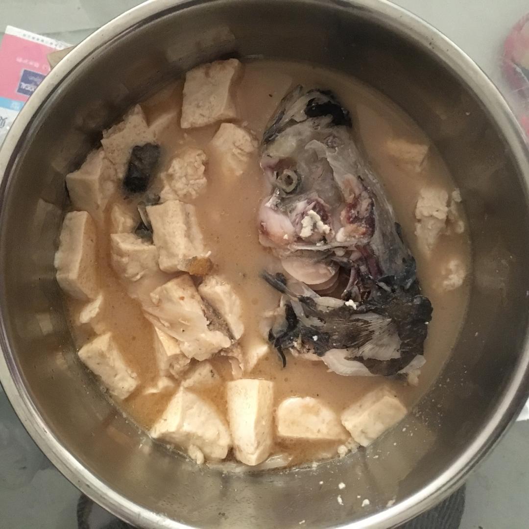 鱼头豆腐汤