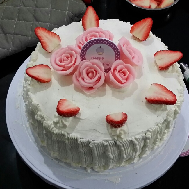 草莓戚风生日蛋糕