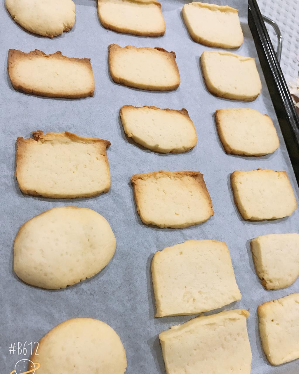 极简风炼奶小饼干