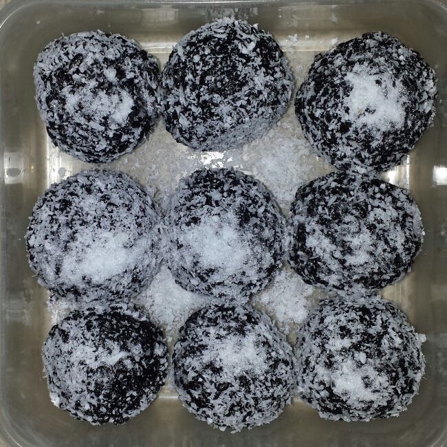 黑米椰丝球