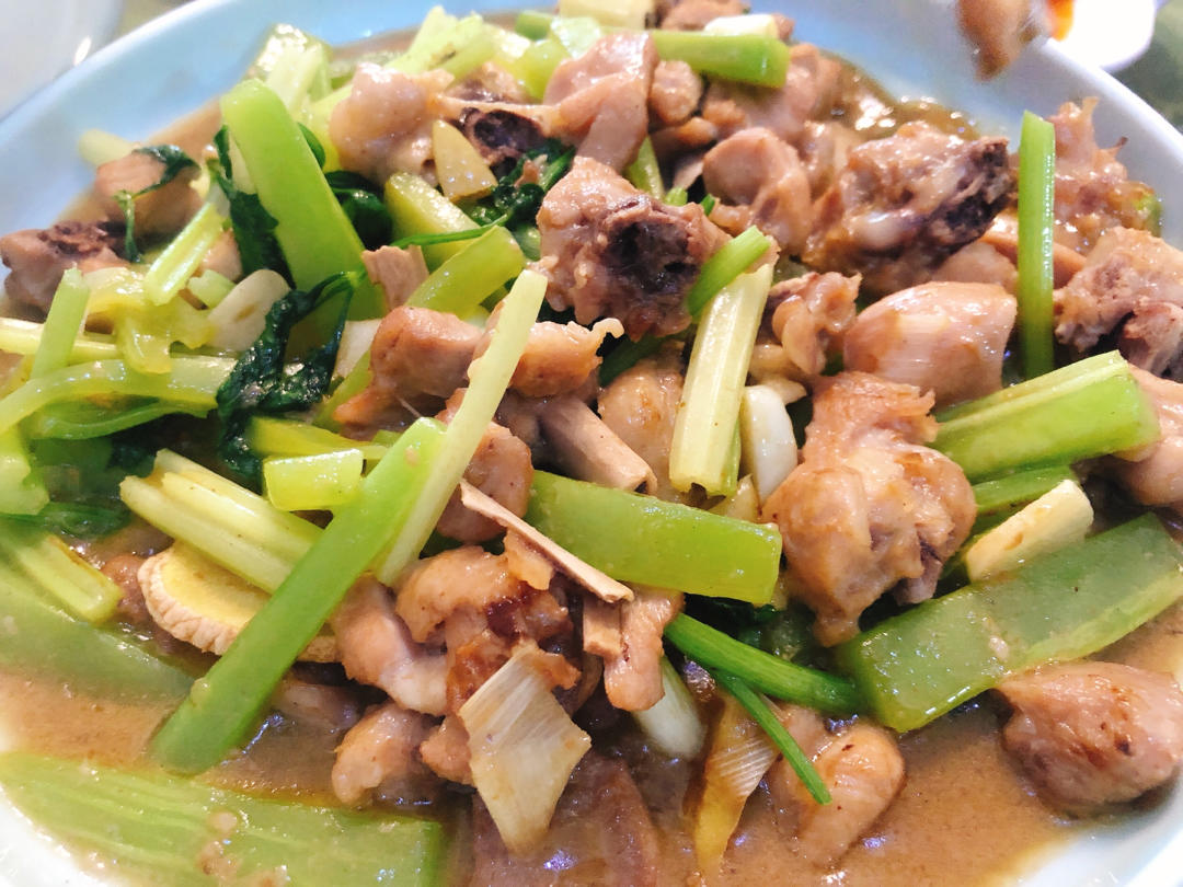 鲜嫩爽口——川味小煎鸡