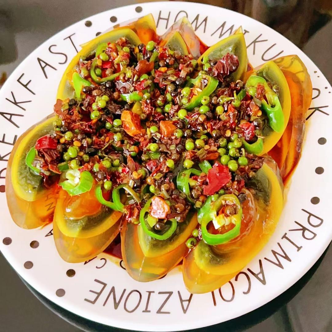 用鹅蛋自制皮蛋＆凉拌皮蛋🥚的做法