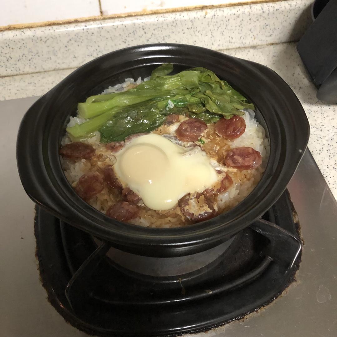 广式腊肠煲仔饭(简单得很)
