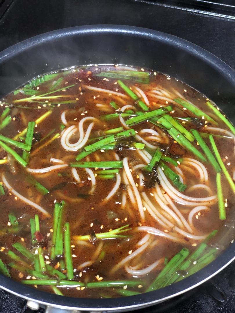 昆明小锅米线（视频在最后）