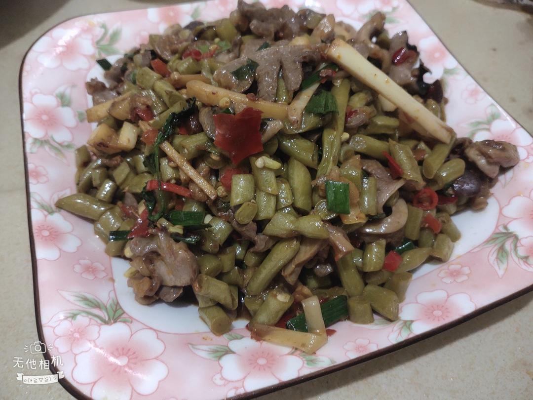 酸豆角炒鸡胗
