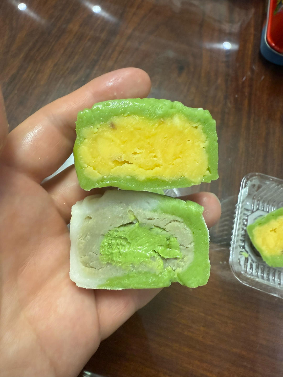 抹茶流心冰皮月饼
