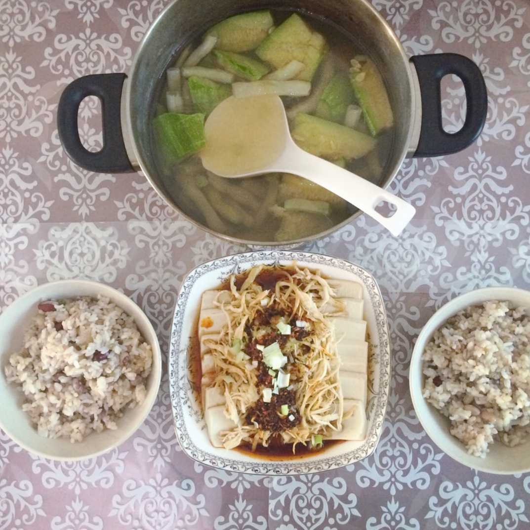 红油鸡丝嫩豆腐