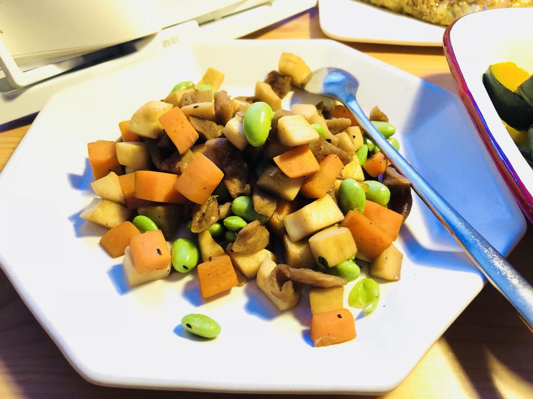 毛豆小炒的做法