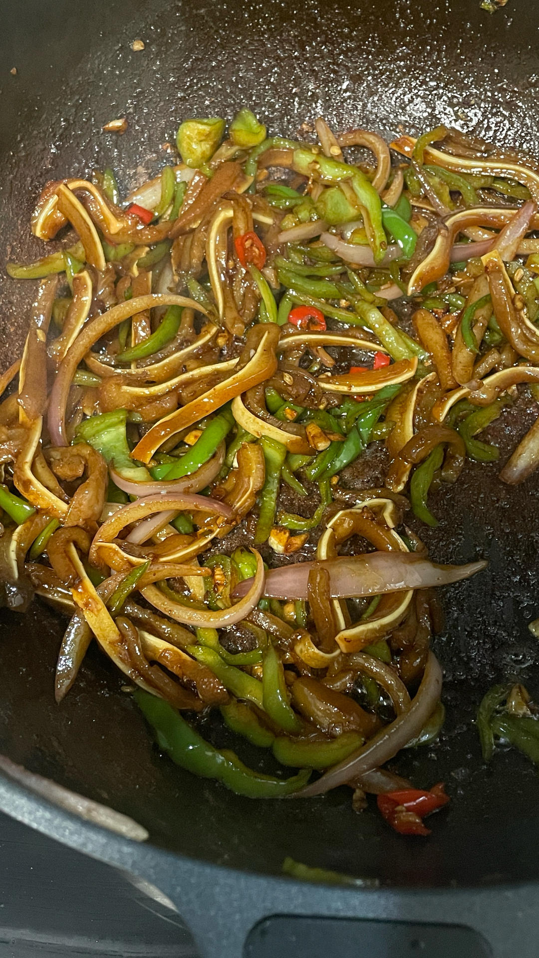 今日菜谱：爆炒猪耳朵