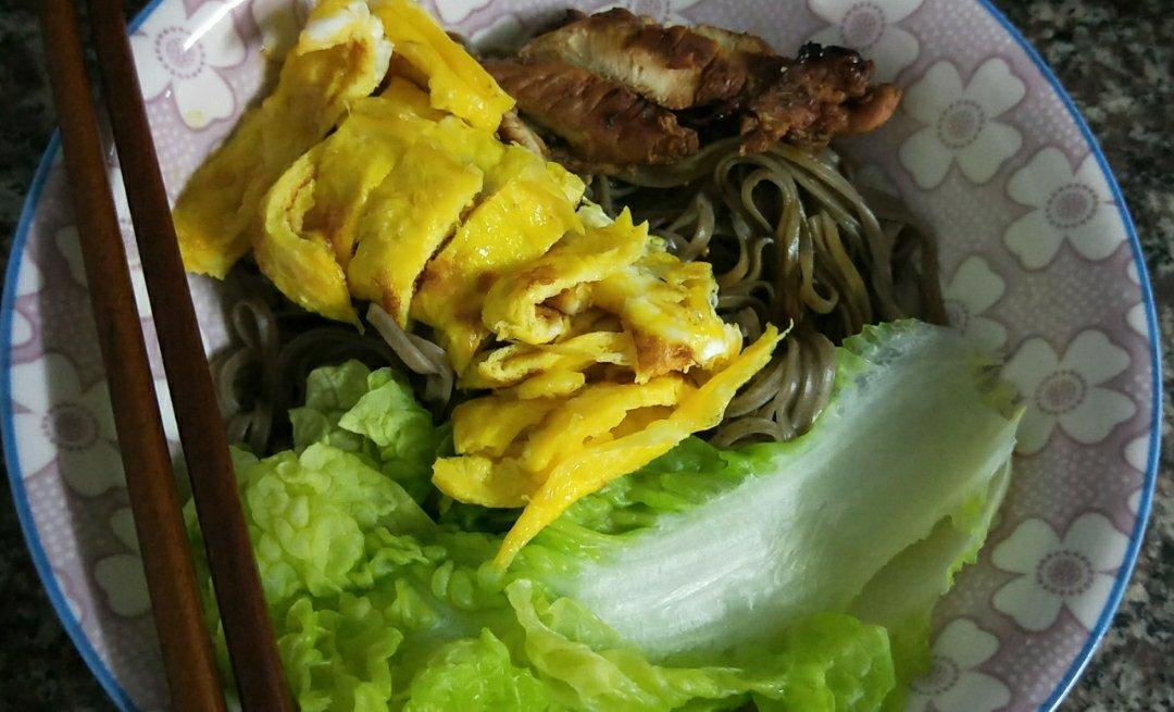 夏日凉拌荞麦面