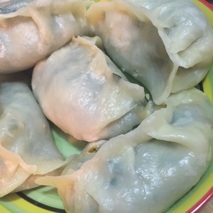 韭菜鸡蛋烫面蒸饺