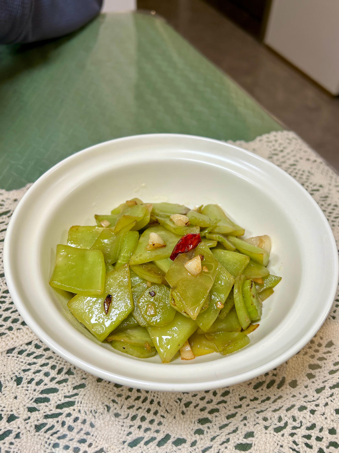 清炒菱形莴苣片