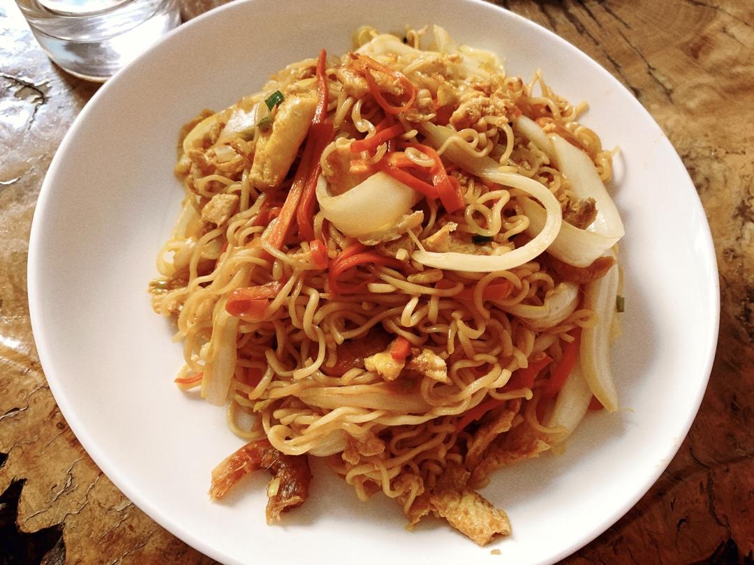 路边摊风味炒方便面