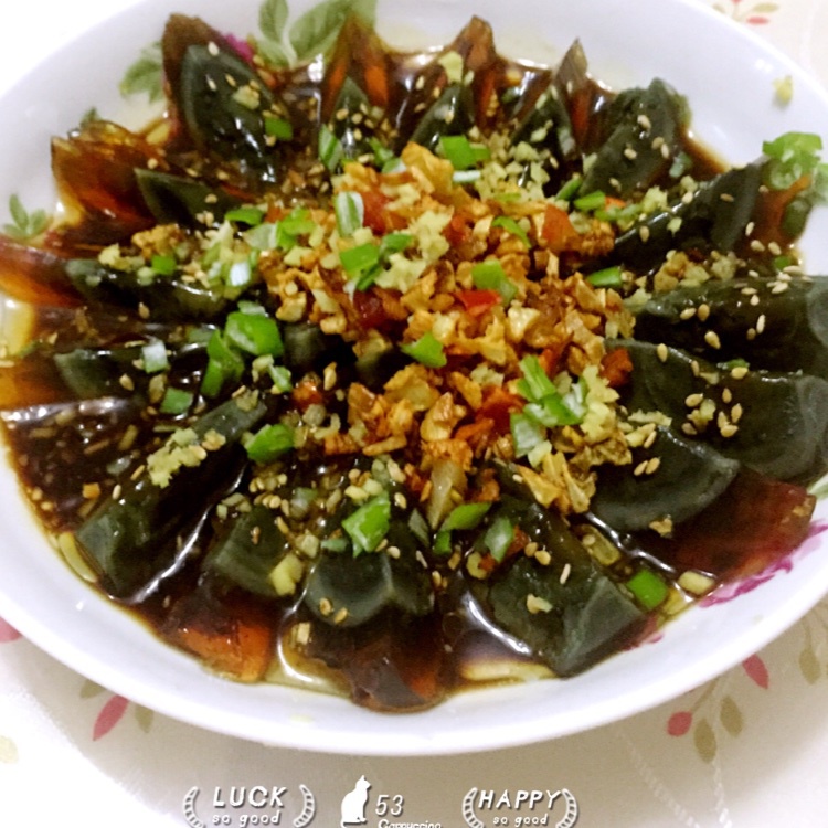 红油凉拌皮蛋