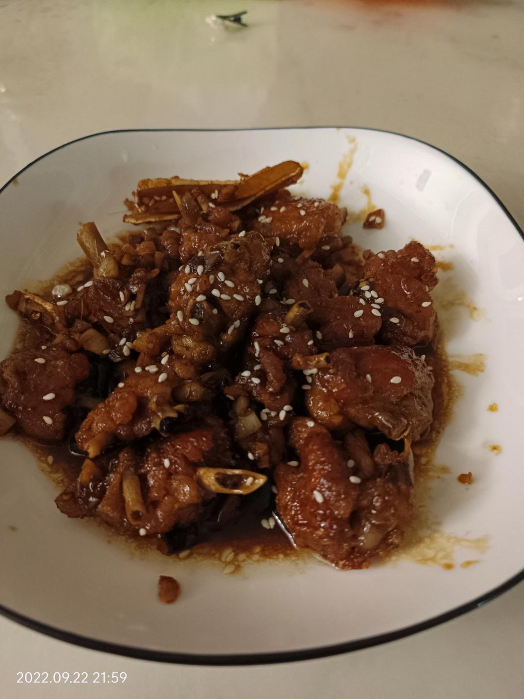 好吃到舔手指的「蒜香蜜汁鸡翅根」👍