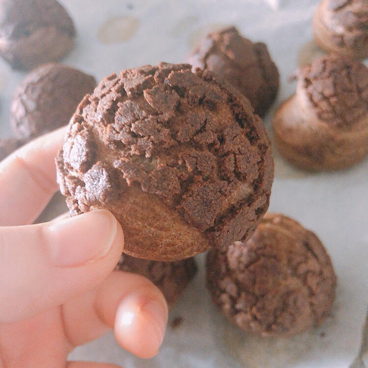 巧克力酥皮泡芙