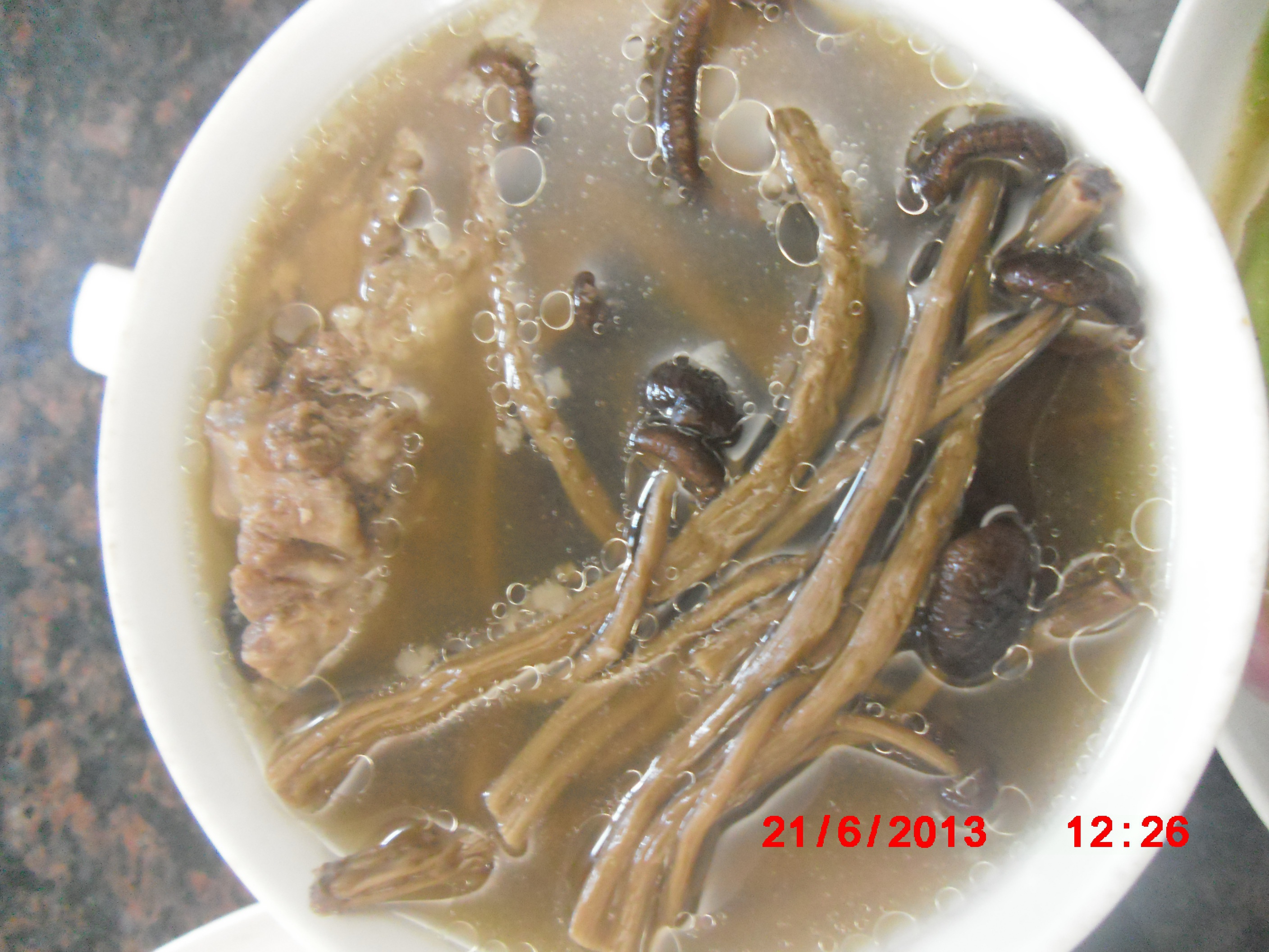 茶树菇排骨汤