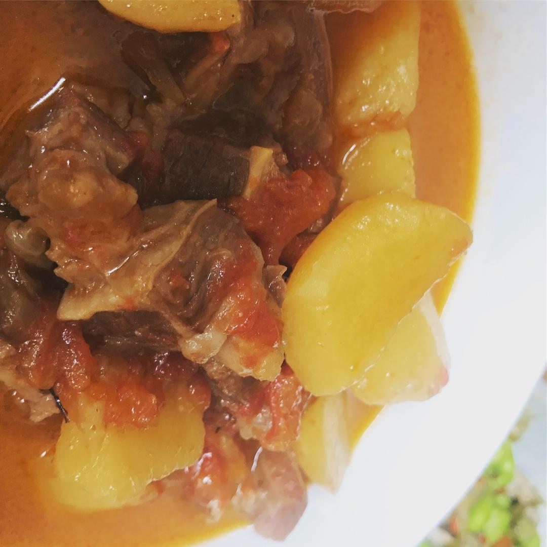 番茄土豆炖牛腩