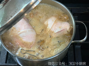 【0087】德式脆皮烤猪肘 <302小厨房>的做法 步骤11