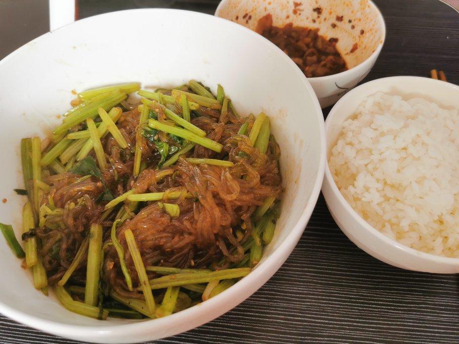 香芹炒粉条