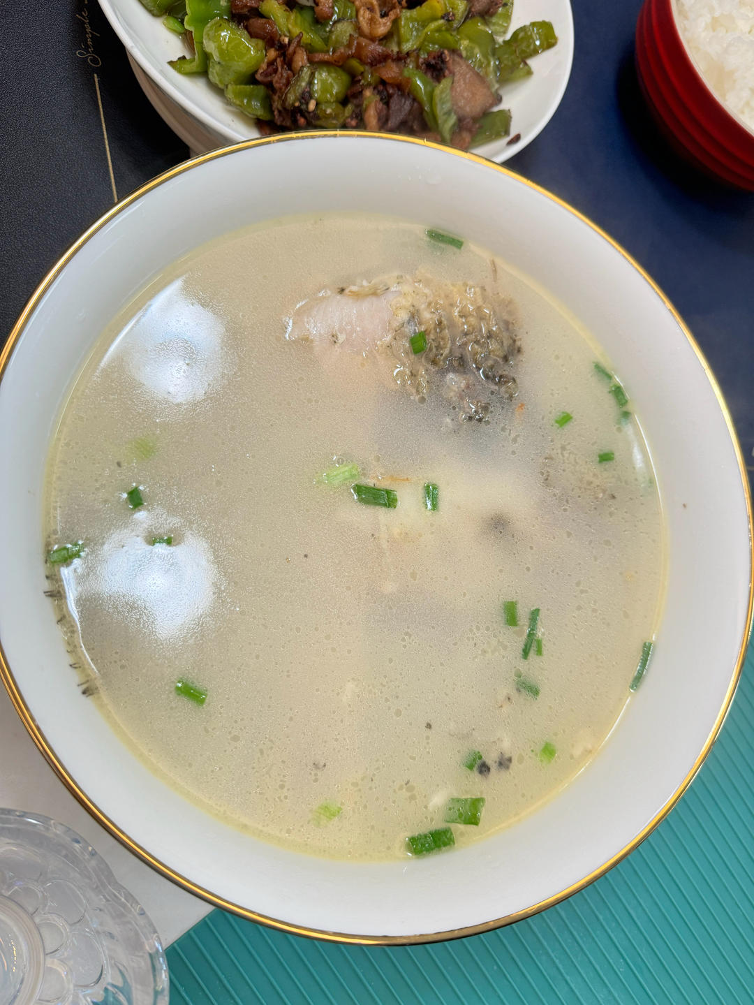 奶白鲫鱼豆腐汤|一条鱼最后的温柔
