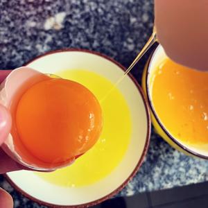 黄金蛋炒饭的做法 步骤3