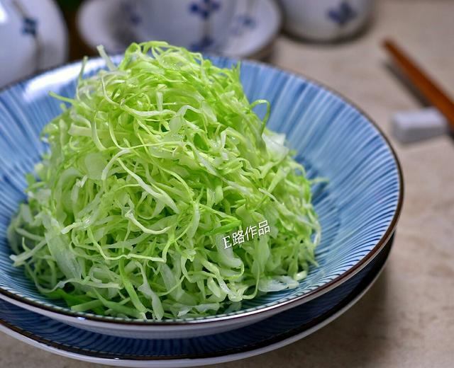 日式卷心菜沙拉的做法