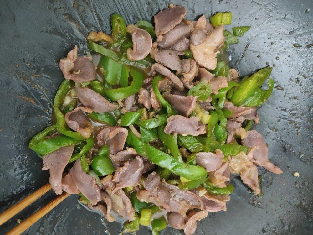 爆炒鸭胗(螺丝椒炒鸭胗)