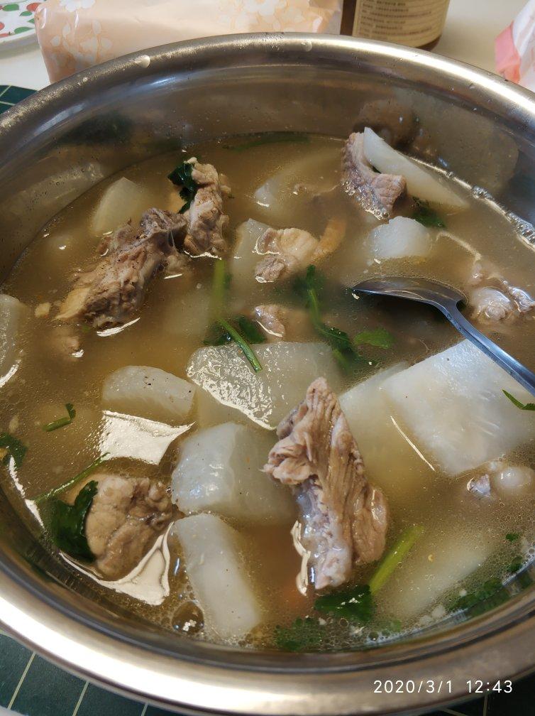 清炖排骨萝卜汤