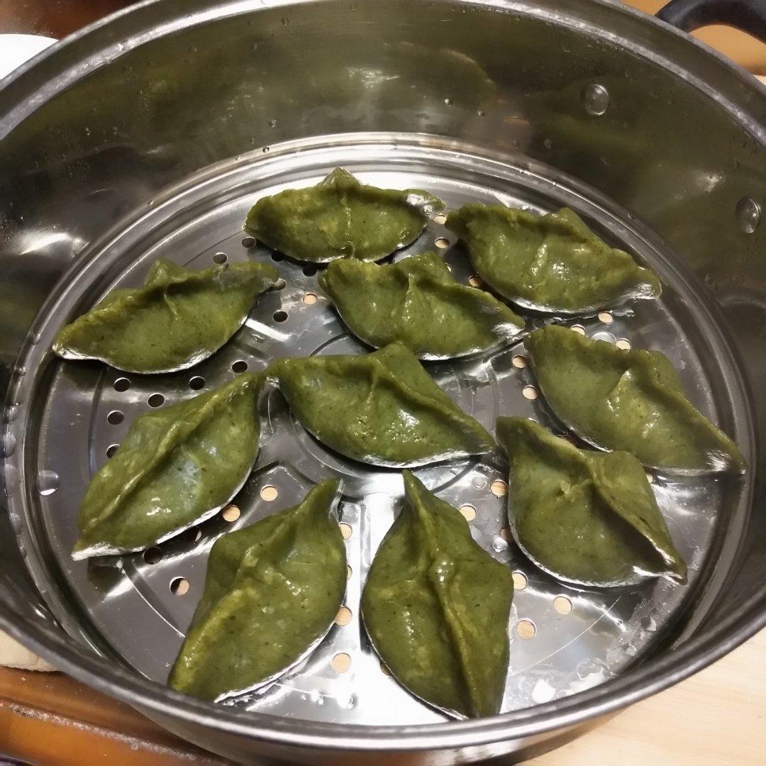 清明节的艾饺和艾麦果